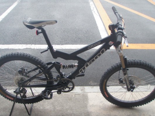 クロスバイク二台、ＭＴＢ一台が入荷しました。