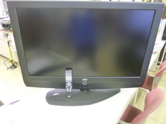 ダイナコネクティブの40インチ液晶テレビ入荷しました。