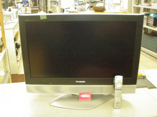 パナソニックの32インチ液晶テレビが入荷しました。