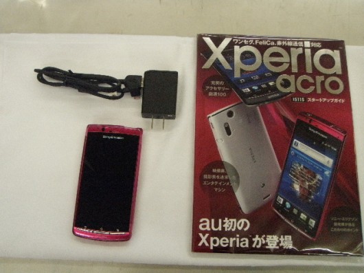 au　でSony EricssonのスマートフォンIS11Sが入荷しました。