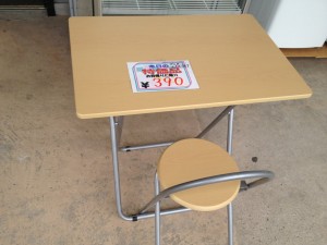 本日の特価品　390円テーブルセット