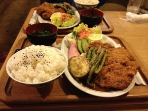 楽園のトンカツ定食大