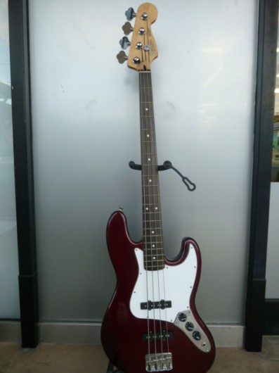 フェンダーのエレキベース（JAZZ　BASS）が入荷しました。