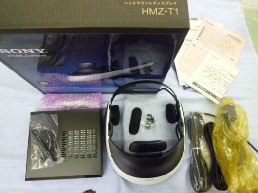 SONYのヘッドマウントディスプレイ（HMZ-T1)が入荷しました。