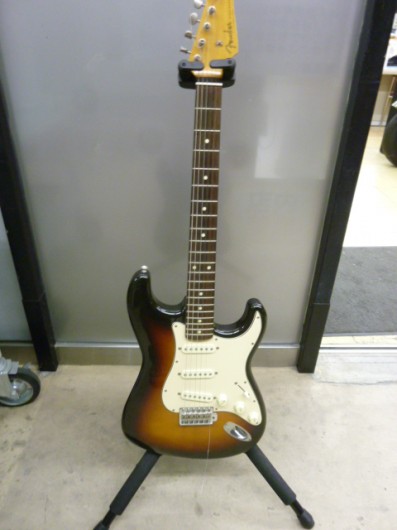Fender JAPANのエレキギターでStratocasterが入荷しました。