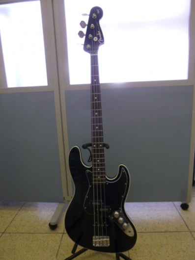 Fender japan のエレキベース　AJB-66が入荷しました。