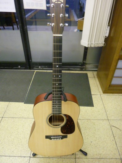 状態が綺麗デス！！Martin(マーチン)のアコースティックギター入荷しました。