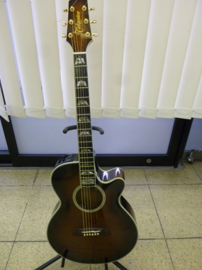 趣味で始めませんか？タカミネのエレアコとFenderのエレキギター2点入荷しました。