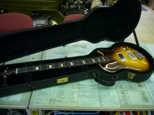 gibson　bass