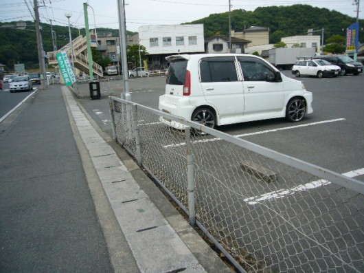 リサイクルショップ 道具屋 駐車場風景