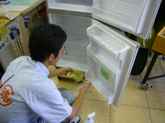 いつもの作業風景と思いきや…？