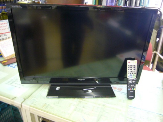 薄いよこれ･･･シャープのLED液晶テレビ（AQUOS)32インチが買い取りました。