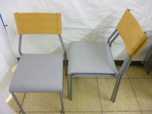 スタッキングチェア入荷しました☆