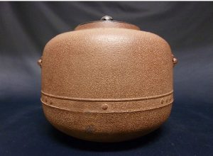 人間国宝　釜師 　高橋敬典　茶釜入荷しました♪