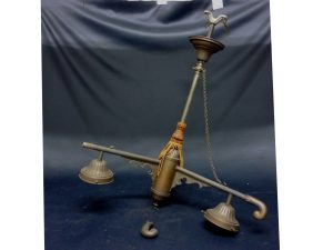こんなもの買い取れるの？シリーズ( ﾟДﾟ) 古い照明器具。。