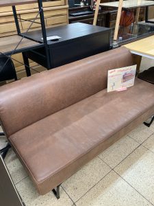 リユースマン倉敷、カッコイイ、ヴィンテージソファーお探しの方、オススメのソファーをご紹介します。