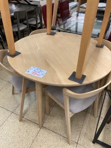 リユースマン倉敷、オススメ！！ダイニングテーブルご紹介🌸