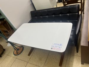 カリモク60ソファーとテーブルセット販売中です！