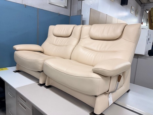 🎉✨【リユースマン倉敷おすすめ！】カリモクの極上リクライニングソファ「ZU4218HB」登場✨🎉