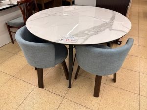 ダイニングテーブル3点セット入荷しました！(❁´◡`❁)